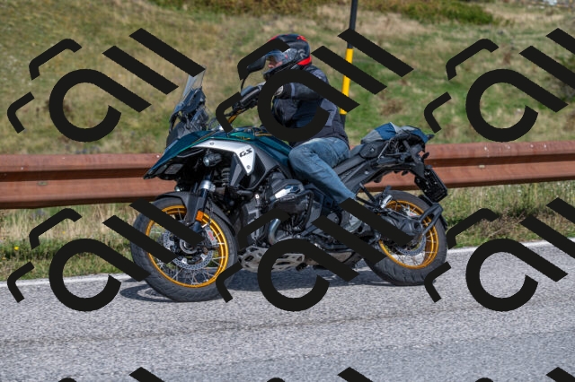 202509071113-M22_9828_m1_