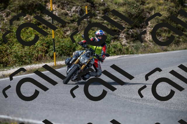 202509071116-M22_9833_m1_