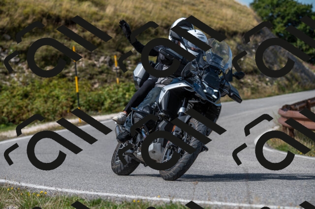 202509071119-M22_9866_m1_