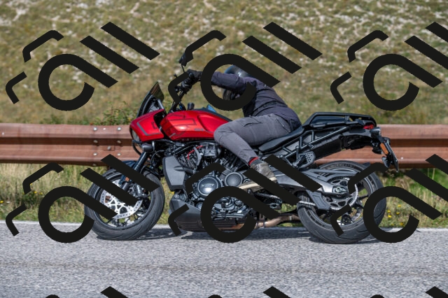 202509071123-M22_9924_m1_