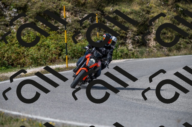 202509071124-M22_9933_m1_