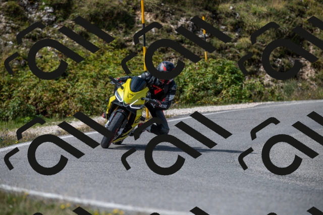 202509071129-M22_9983_m1_