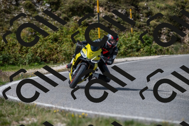 202509071129-M22_9984_m1_