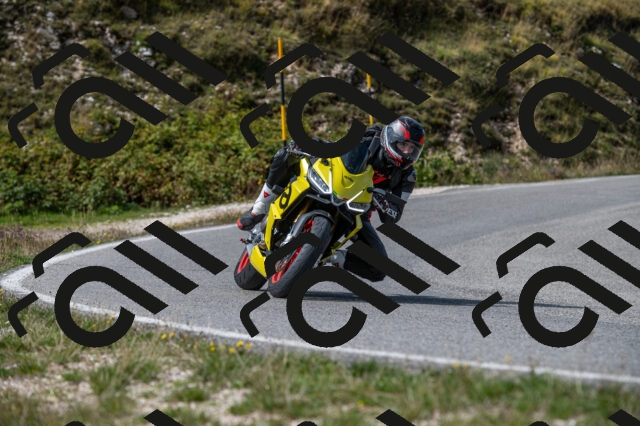 202509071129-M22_9985_m1_