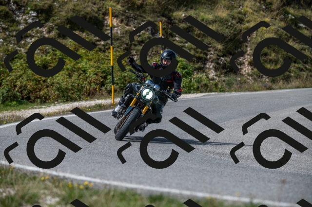 202509071130-M22_0002_m1_