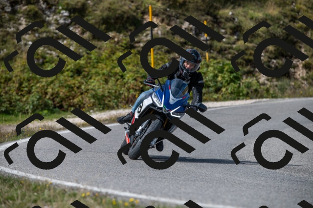 202509071130-M22_0008_m1_