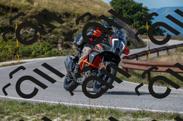 202509071131-M22_0017_m1_