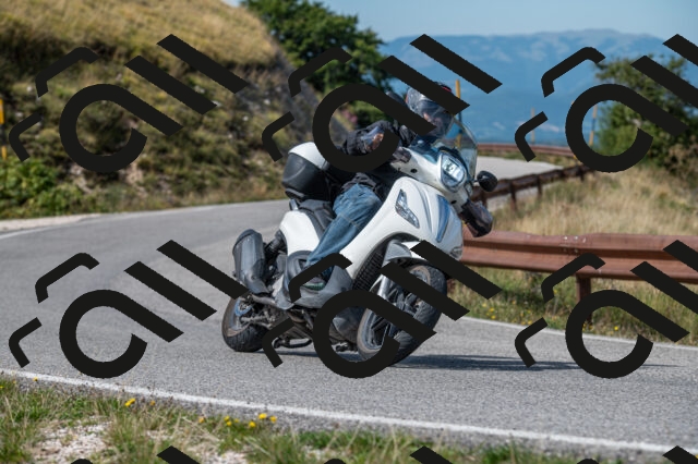 202509071142-M22_0083_m1_