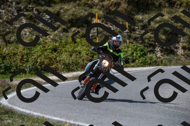 202509071144-M22_0120_m1_