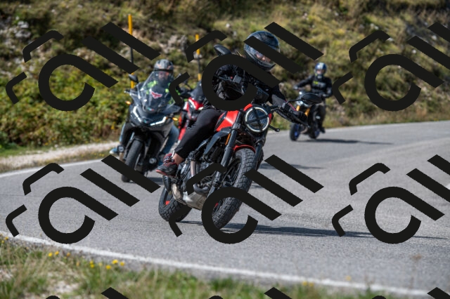 202509071149-M22_0176_m1_