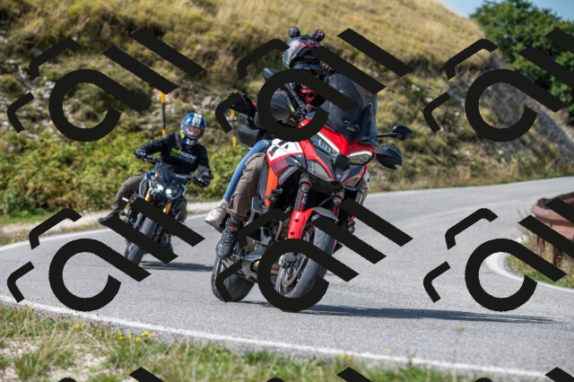 202509071149-M22_0181_m1_