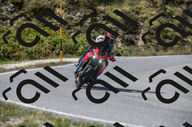 202509071152-M22_0210_m1_