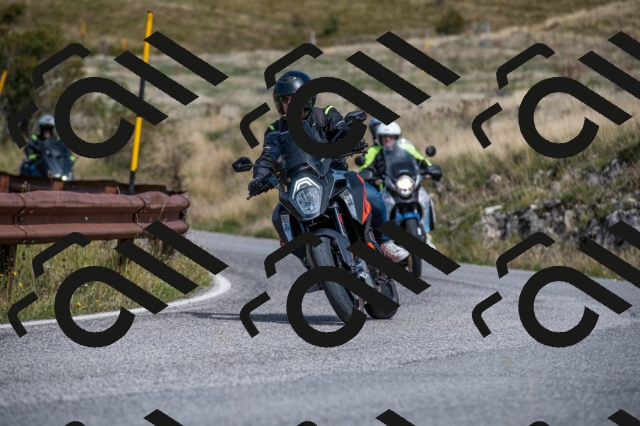 202509071156-M22_0220_m1_