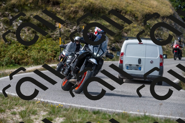 202509071158-M22_0246_m1_