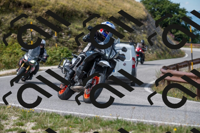 202509071158-M22_0247_m1_