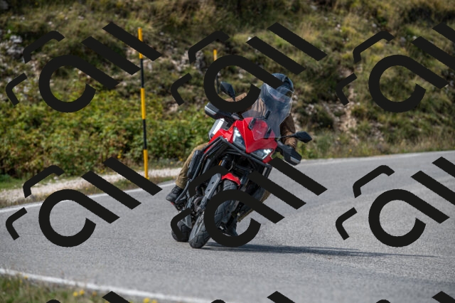 202509071158-M22_0252_m1_