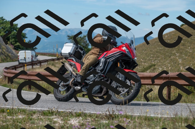 202509071158-M22_0256_m1_