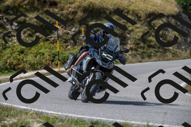 202509071203-M22_0262_m1_