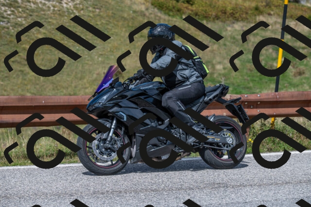 202509071219-M22_0338_m1_