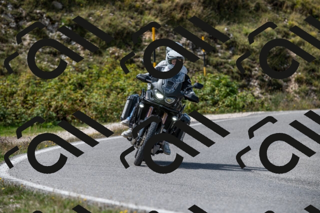 202509071228-M22_0355_m1_