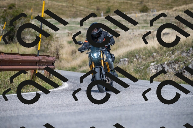 202509071240-M22_0372_m1_