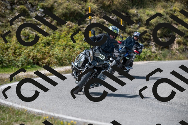 202509071243-M22_0381_m1_