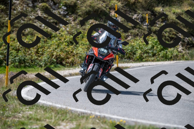 202509071246-M22_0401_m1_