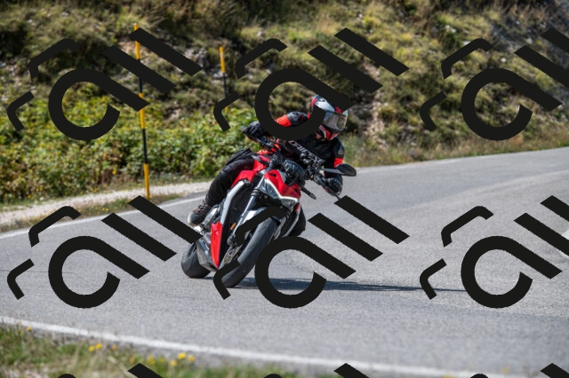 202509071250-M22_0420_m1_