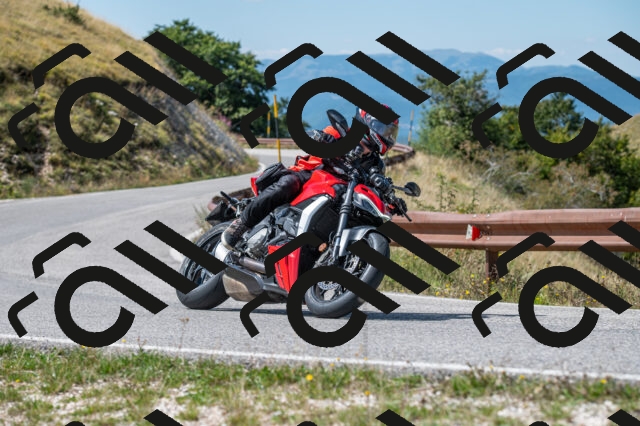 202509071250-M22_0422_m1_