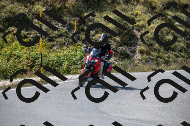 202509071300-M22_0433_m1_