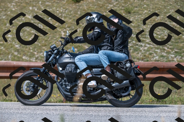 202509071300-M22_0442_m1_