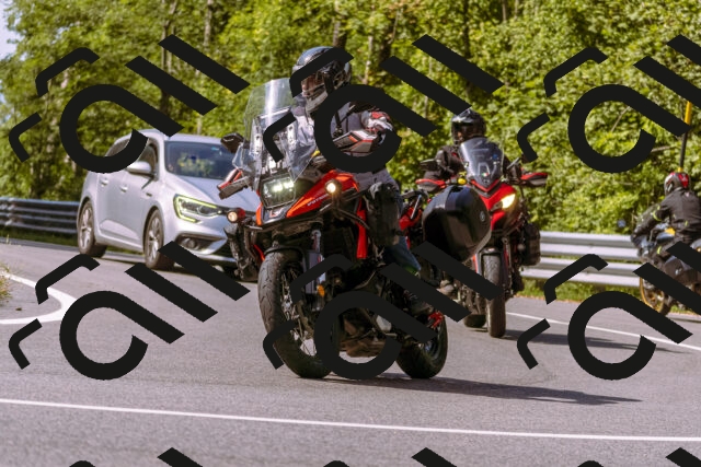 202509071052-_DSC9002_d1_