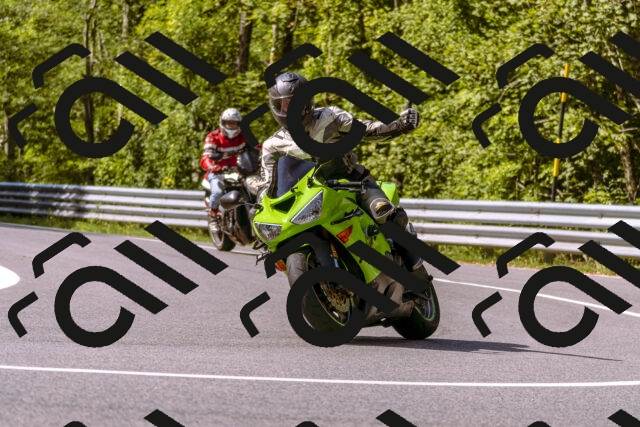 202509071052-_DSC9005_d1_