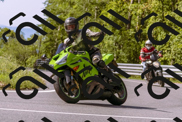 202509071052-_DSC9006_d1_