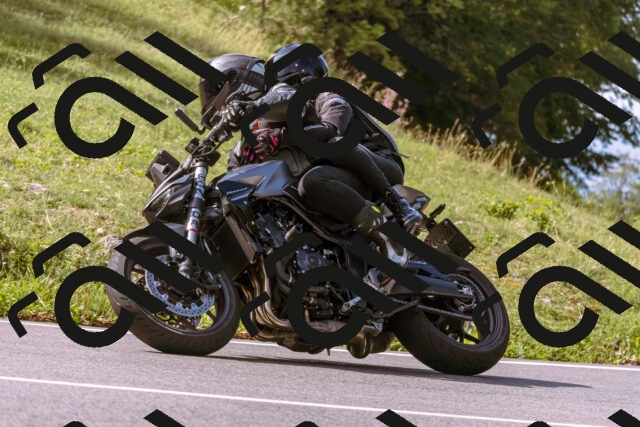 202509071053-_DSC9012_d1_