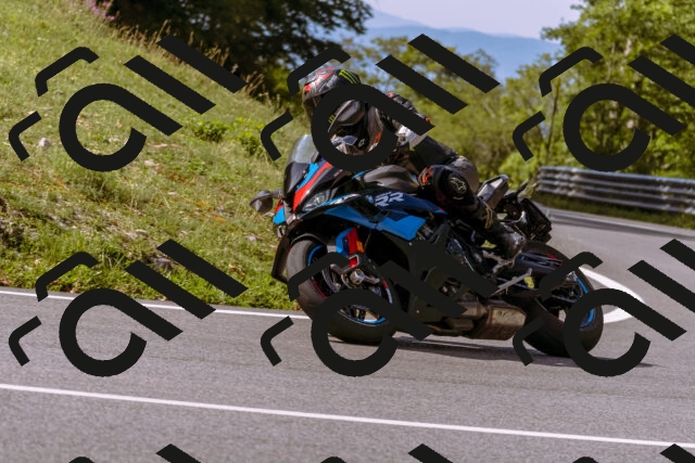 202509071053-_DSC9016_d1_