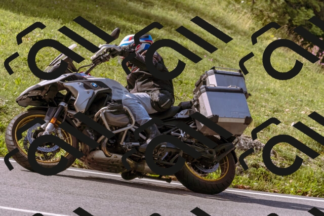 202509071053-_DSC9024_d1_