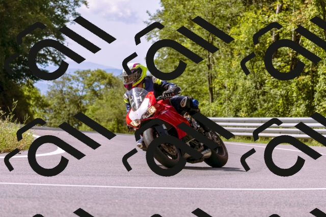 202509071121-_DSC9201_d1_