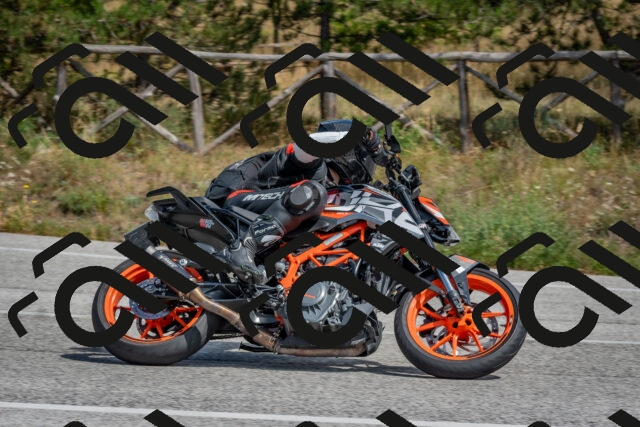 202509071344-DSC_9759_c4_