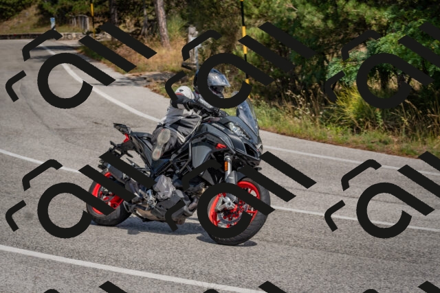 202509071351-DSC_9869_c4_