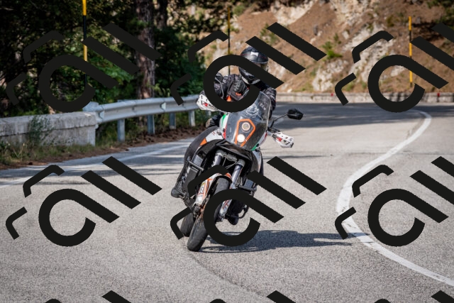 202509071608-DSC_1009_c4_