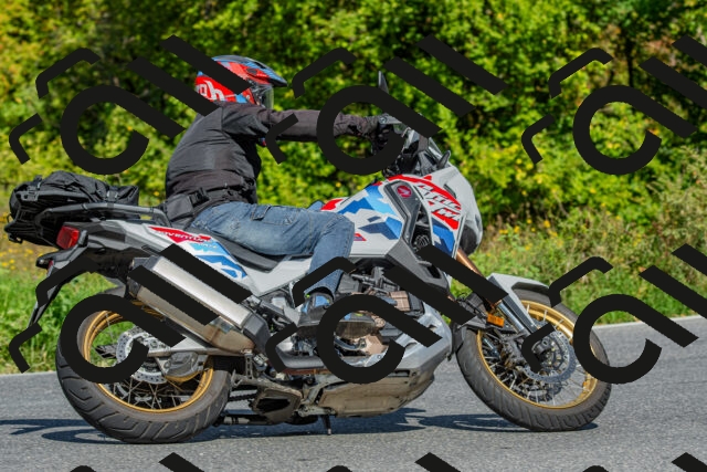 20250906105717-R01_5215_r1