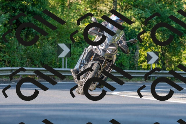 20250906091838_-R020547_r2