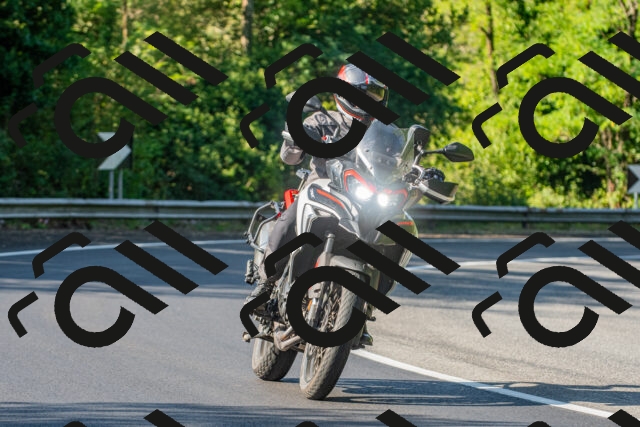 20250906095028_-R020653_r2