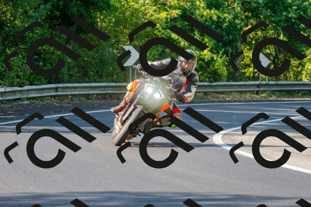 20250906095800_-R020710_r2