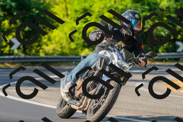 20250906100744_-R020735_r2