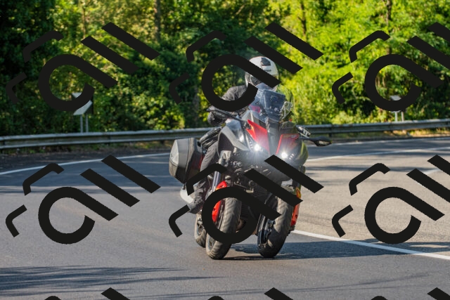 20250906101603_-R020786_r2