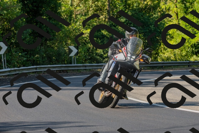 20250906102016_-R020854_r2