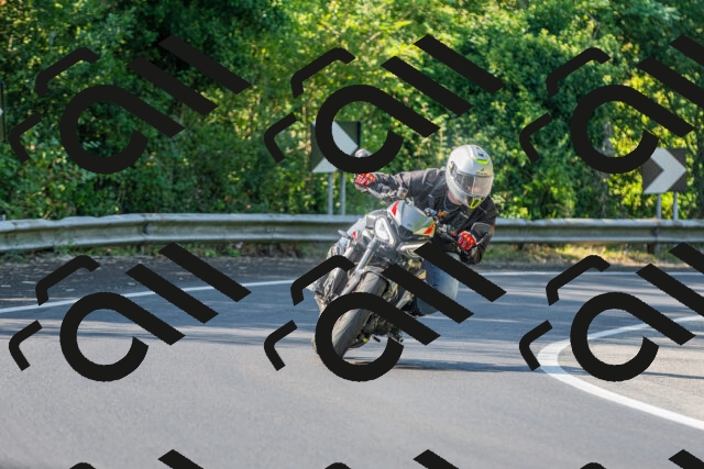 20250906102715_-R020867_r2