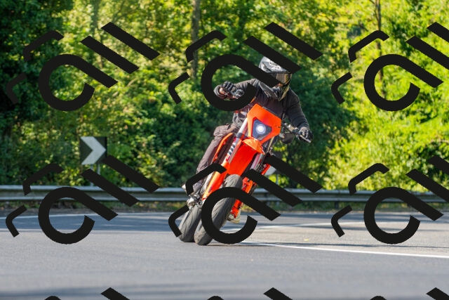 20250906104330_-R020940_r2